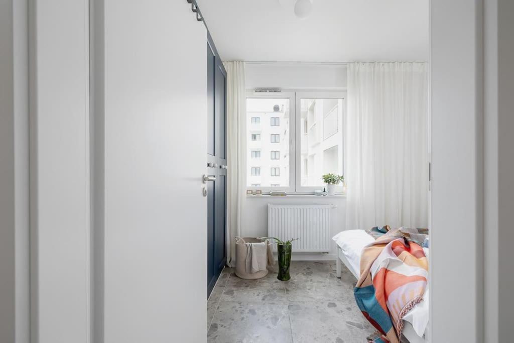 Apartment With Balcony, Private Parking - Bagry Lake - Goszczynskiego 1 Krakow Bagian luar foto